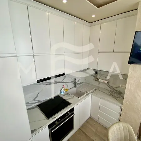 Magic View! Golem (Tirana)